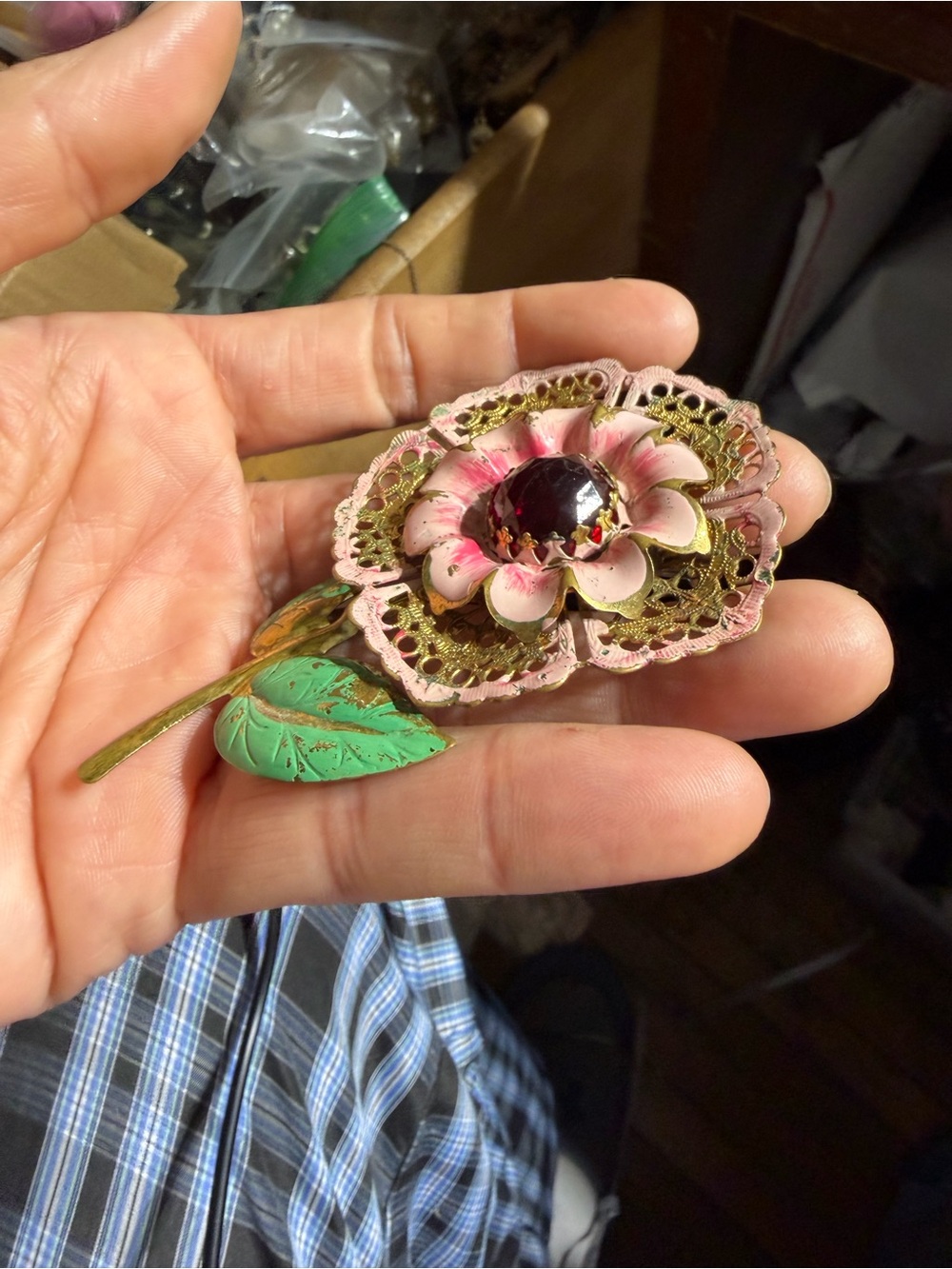 VintageGold Tone filigree Pink Flower Brooch - Picture 3 of 4